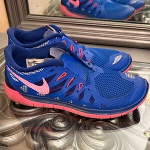 Nike Free 5.0 Run 6.5 Youth Girls Vibrant Blue and Hyper Pink Athletic Shoes